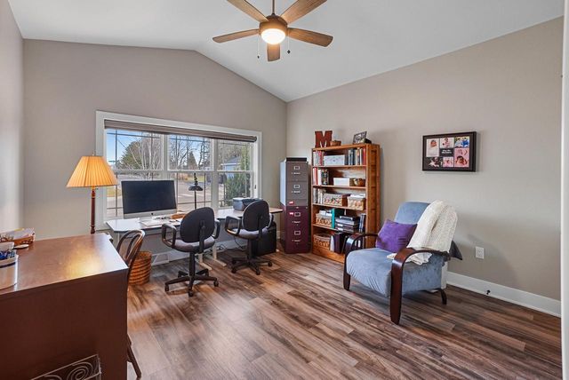 7916 E Stone Ridge DRIVE, Lannon, WI 53046