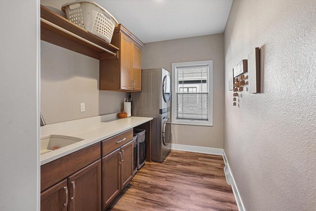 7916 E Stone Ridge DRIVE, Lannon, WI 53046