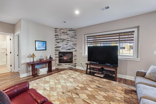 7916 E Stone Ridge DRIVE, Lannon, WI 53046