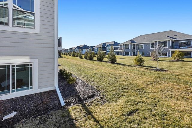 7916 E Stone Ridge DRIVE, Lannon, WI 53046