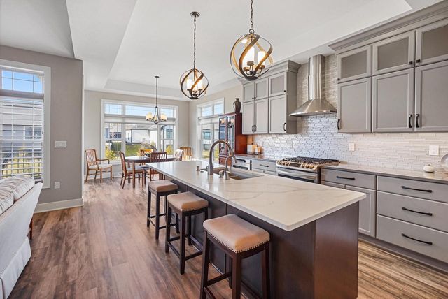 7916 E Stone Ridge DRIVE, Lannon, WI 53046