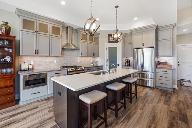 7916 E Stone Ridge DRIVE, Lannon, WI 53046