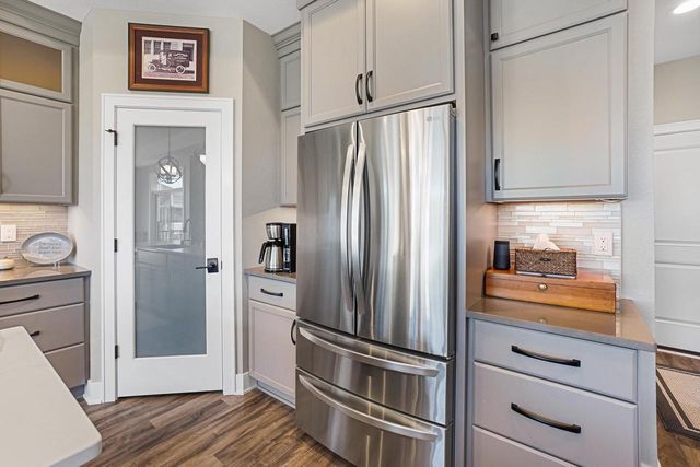 7916 E Stone Ridge DRIVE, Lannon, WI 53046