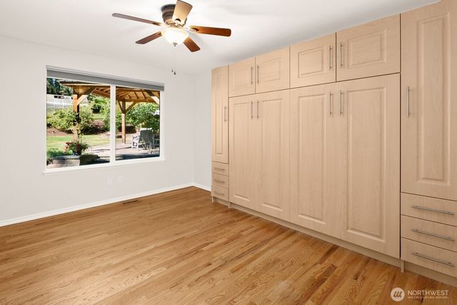 13605 NE 48th Place, Bellevue, WA 98005