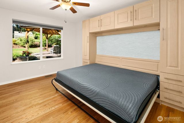 13605 NE 48th Place, Bellevue, WA 98005