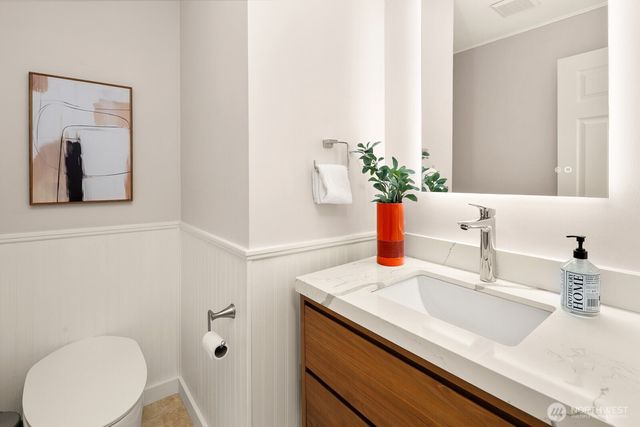 13605 NE 48th Place, Bellevue, WA 98005