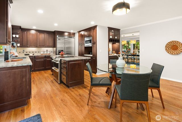 13605 NE 48th Place, Bellevue, WA 98005