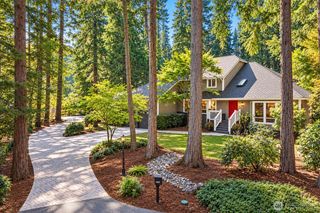 13605 NE 48th Place, Bellevue, WA 98005