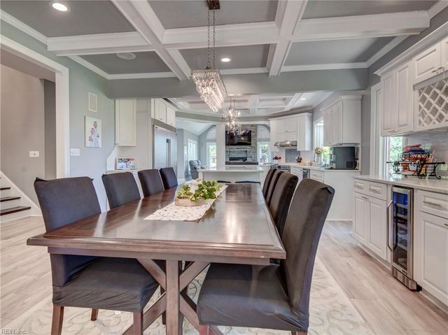 208 Mariners CIR, Smithfield, VA 23430