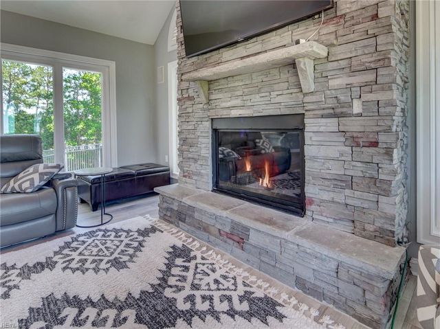 208 Mariners CIR, Smithfield, VA 23430