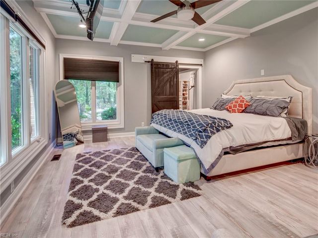 208 Mariners CIR, Smithfield, VA 23430
