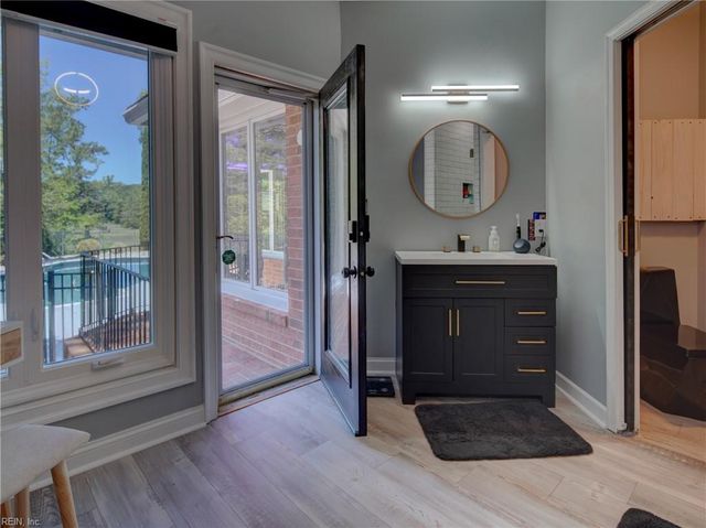 208 Mariners CIR, Smithfield, VA 23430