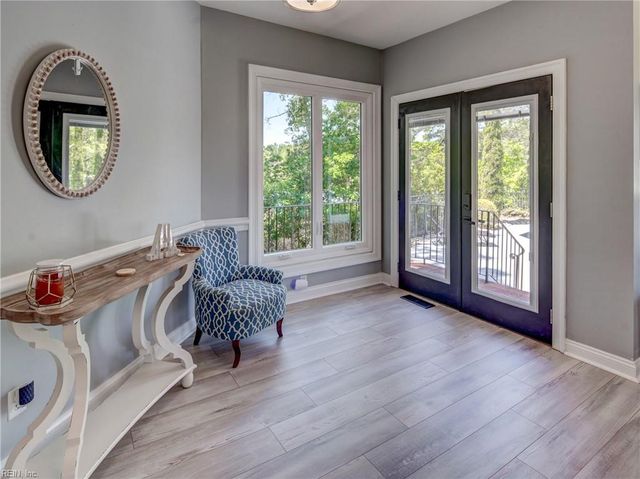 208 Mariners CIR, Smithfield, VA 23430