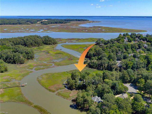 208 Mariners CIR, Smithfield, VA 23430