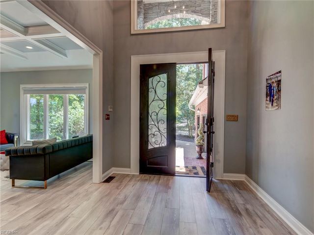 208 Mariners CIR, Smithfield, VA 23430