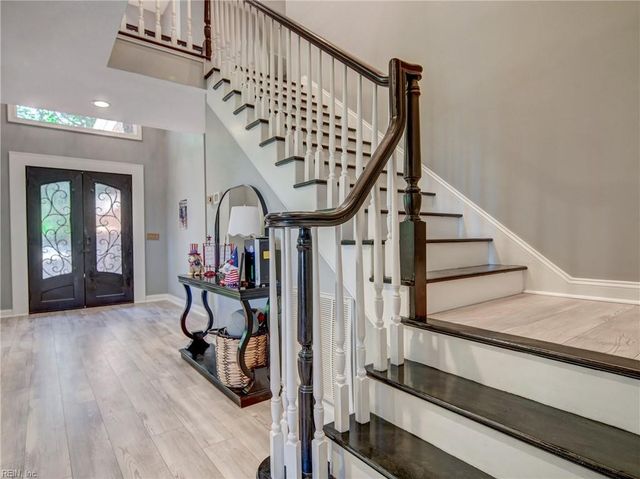 208 Mariners CIR, Smithfield, VA 23430