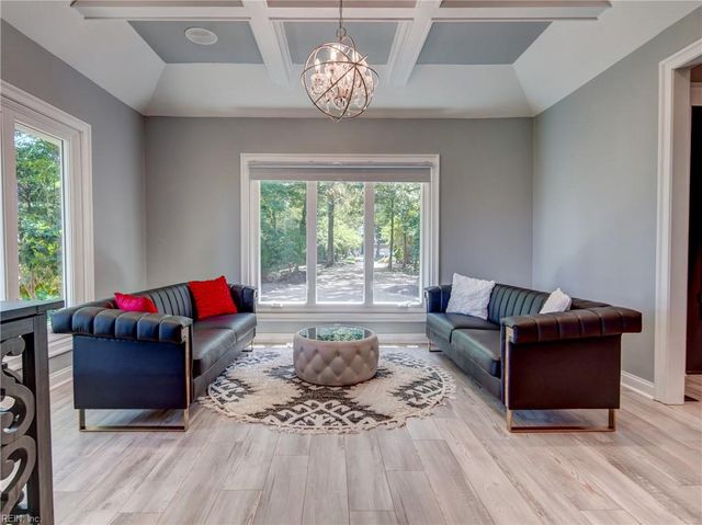 208 Mariners CIR, Smithfield, VA 23430