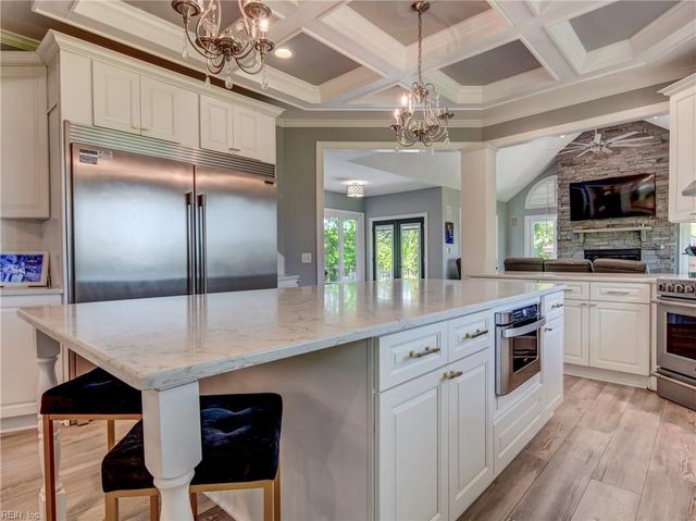 208 Mariners CIR, Smithfield, VA 23430