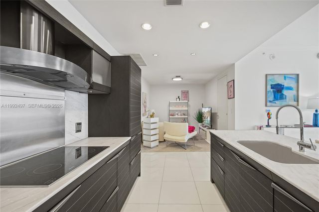 200 Biscayne Boulevard Way 5009, Miami, FL 33131