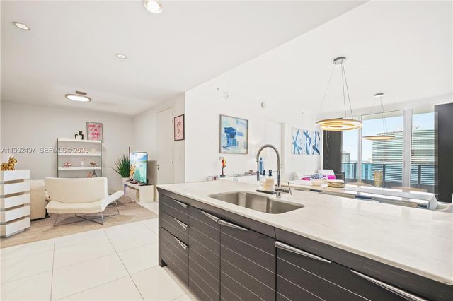 200 Biscayne Boulevard Way 5009, Miami, FL 33131