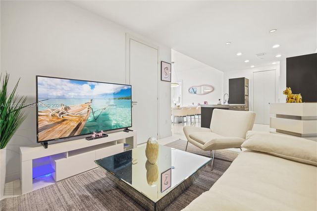 200 Biscayne Boulevard Way 5009, Miami, FL 33131