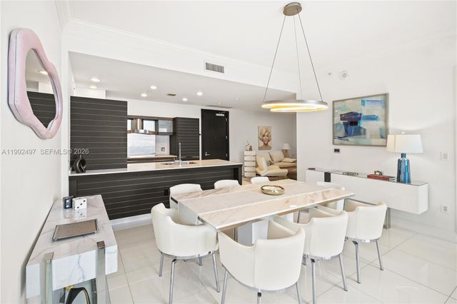 200 Biscayne Boulevard Way 5009, Miami, FL 33131