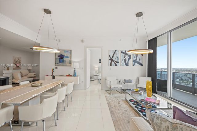 200 Biscayne Boulevard Way 5009, Miami, FL 33131