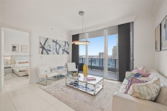 200 Biscayne Boulevard Way 5009, Miami, FL 33131