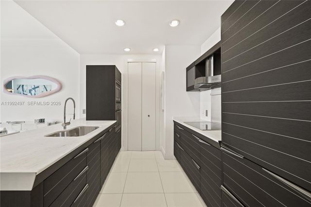 200 Biscayne Boulevard Way 5009, Miami, FL 33131