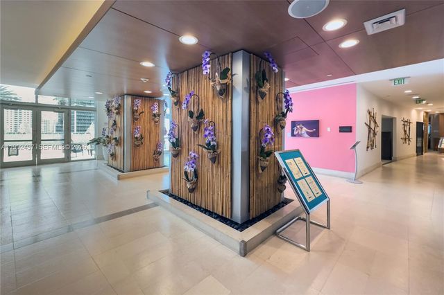 200 Biscayne Boulevard Way 5009, Miami, FL 33131