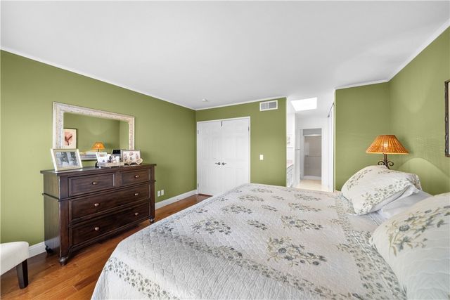 23643 Maricio, Valencia, CA 91355