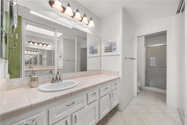 23643 Maricio, Valencia, CA 91355