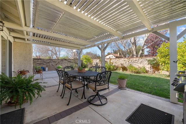 23643 Maricio, Valencia, CA 91355