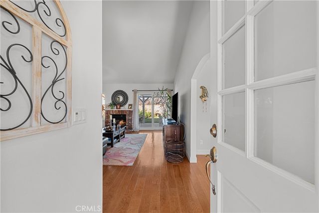 23643 Maricio, Valencia, CA 91355