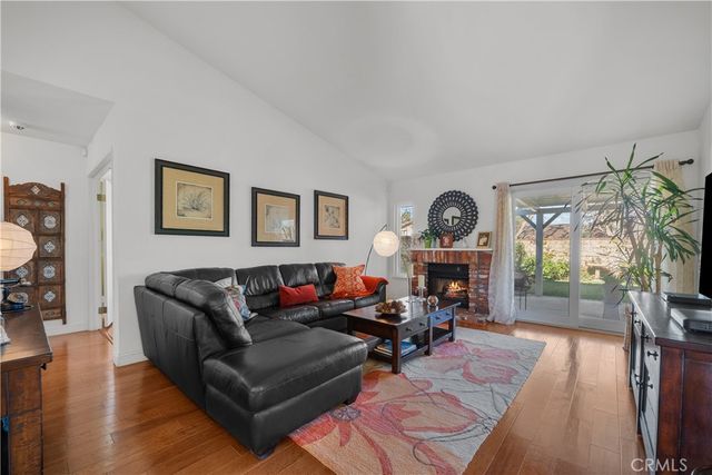 23643 Maricio, Valencia, CA 91355