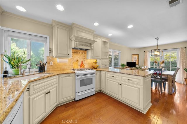 23643 Maricio, Valencia, CA 91355