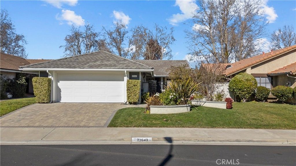 23643 Maricio, Valencia, CA 91355