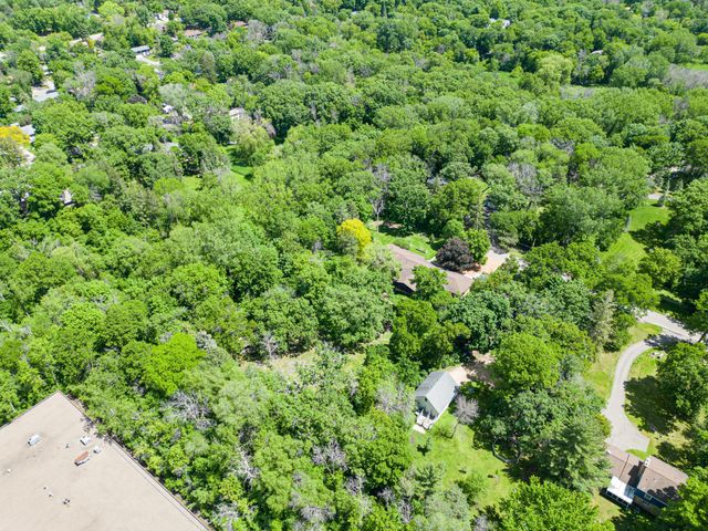 2217 Oakview Lane N, Plymouth, MN 55441