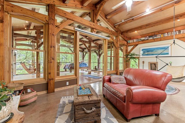 2217 Oakview Lane N, Plymouth, MN 55441