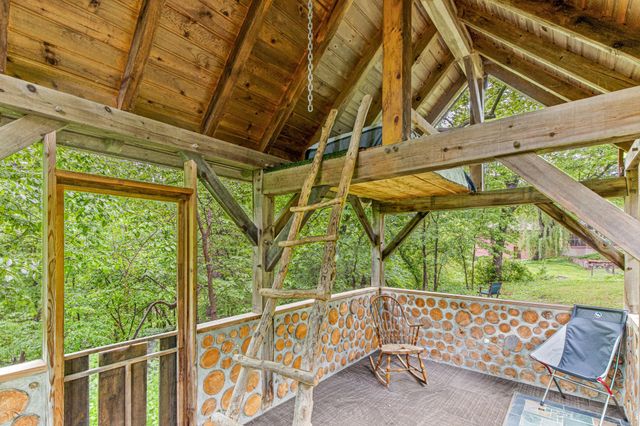 2217 Oakview Lane N, Plymouth, MN 55441
