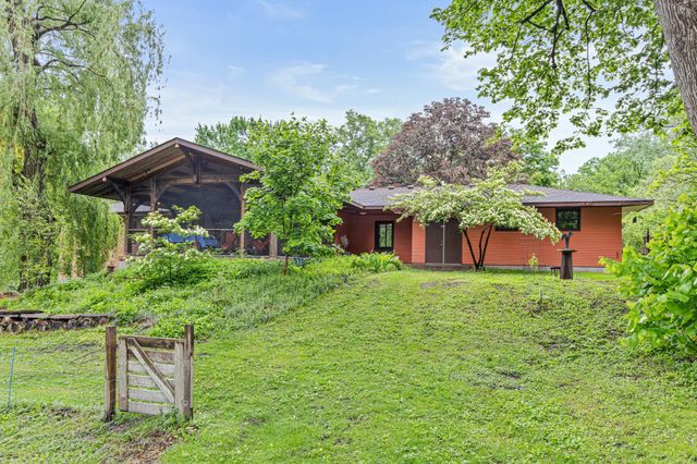 2217 Oakview Lane N, Plymouth, MN 55441