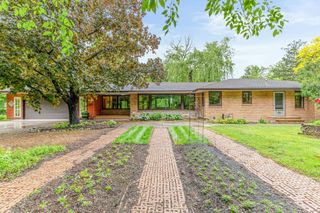 2217 Oakview Lane N, Plymouth, MN 55441