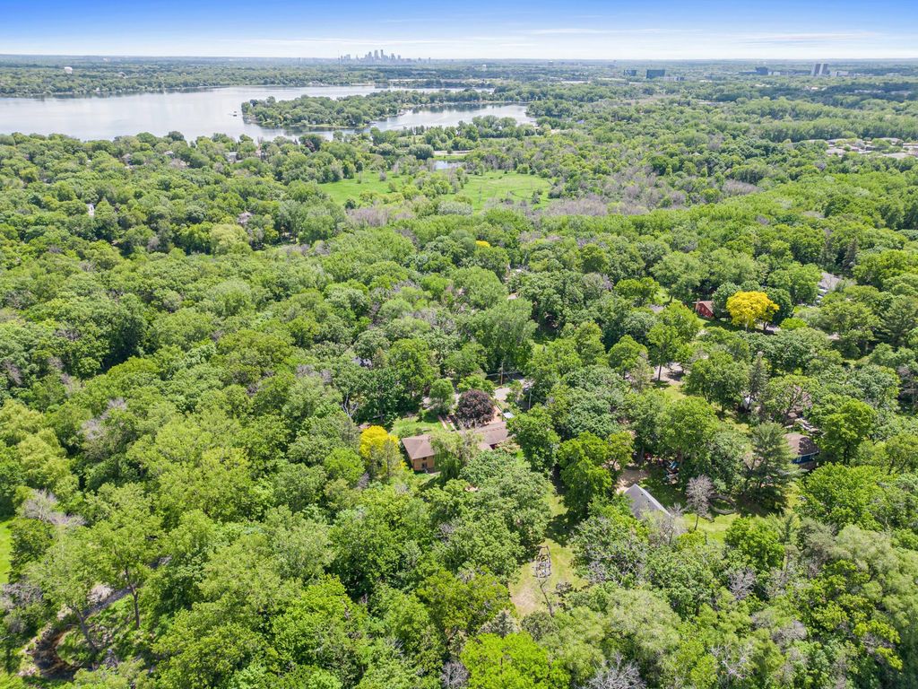 2217 Oakview Lane N, Plymouth, MN 55441 — photo 4