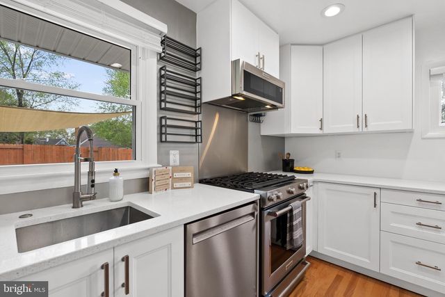 6801 DUKE DR, Alexandria, VA 22307