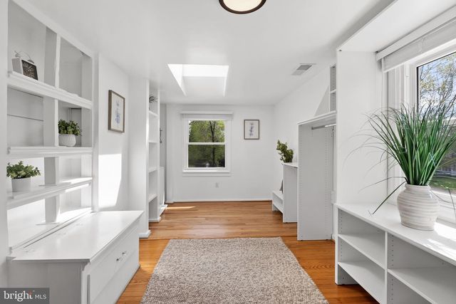 6801 DUKE DR, Alexandria, VA 22307