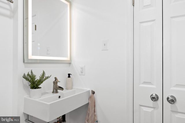 6801 DUKE DR, Alexandria, VA 22307