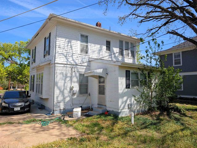 614 Gypsum Ave, Salina, KS 67401