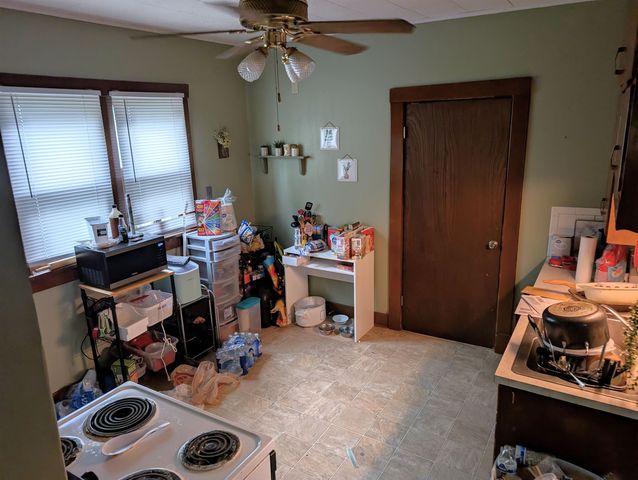 614 Gypsum Ave, Salina, KS 67401