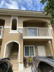 4802 Washington St 14, Hollywood, FL 33021