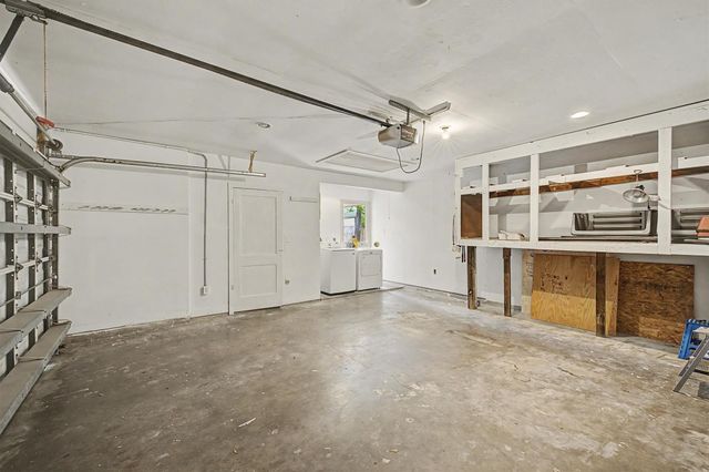 7005 Youpon, Galveston, TX 77551